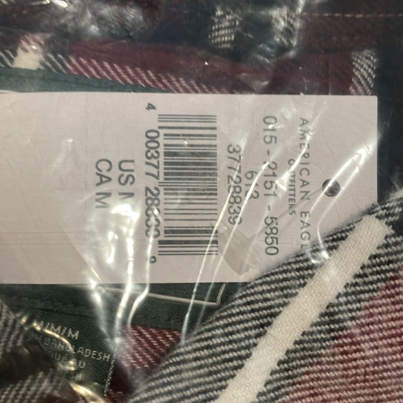 American Eagle Outfitters Men's medium Button Down Flannel, never worn - Picture 2 of 3